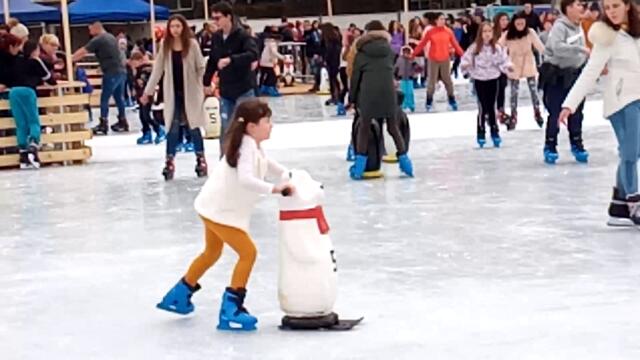 Ледената пързалка в Пловдив - 💞♛ Пловдив малко преди Коледа в центъра 2021 г.