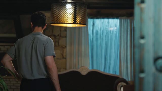 Gözlerimin Önünde Birbirlerini Seviyorlar... - Aşk Mantık İntikam 5. Bölüm (SON SAHNE)