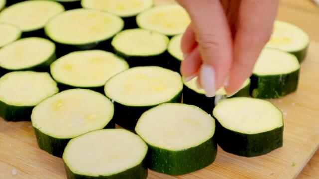 Ich habe noch nie so leckere Zucchini gegessen! Spanische Knoblauch Zucchini. Frische Rezepte