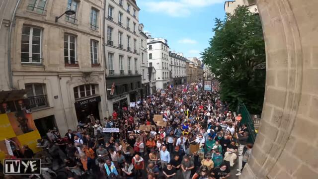 Vue accélérée  des manifestations contre le pass sanitaire  - 17 juillet 2021 - Paris [VUE AÉRIENNE]
