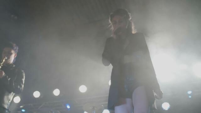 Керана и космонавтите - Комедиантката