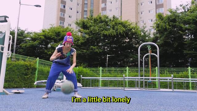 When you forget how to make friends | Su Lee - Socially Alive (Music Video)