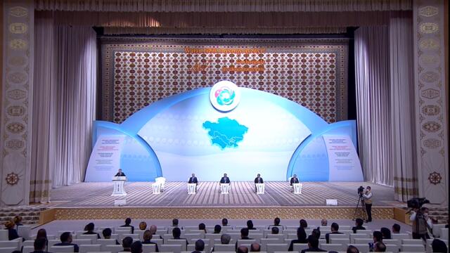 Президент Таджикистана  получил «Почетный знак глав государств Центральной Азии».