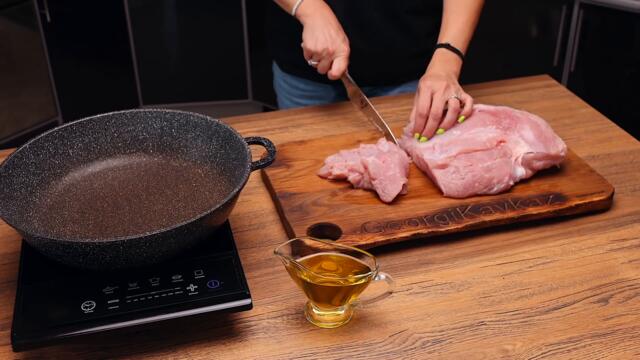 MEAT with VEGGIES  IN POTS. RECIPES IN THE OVEN. ART FOOD VIDEO 4k