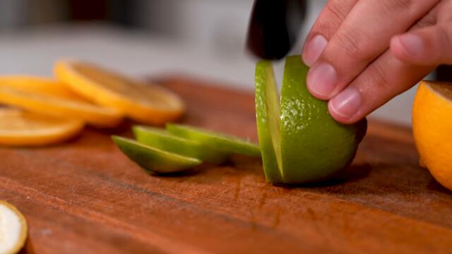 Как се прави ДОМАШНА ЛИМОНАДА Без Варене. Разхлаждаща Класическа напитка за лятото.