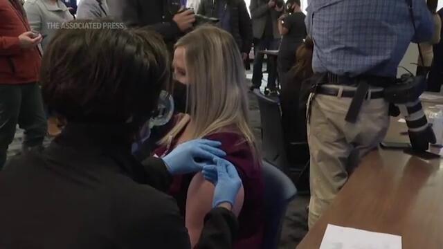 FDA gives full approval to Pfizer COVID-19 vaccine