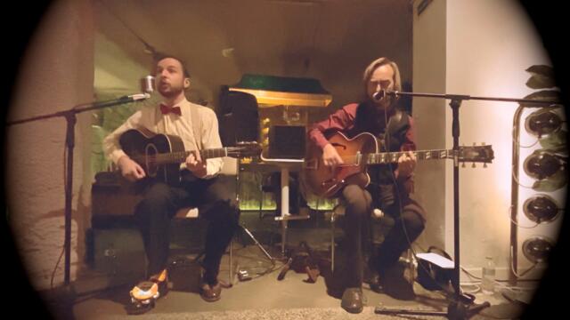 Barbarusos - Blue Drag (Live) | Jazz & Swing Vocal Guitar Duo, Barcelona