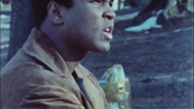 Muhammad Ali learns about Mount Everest.