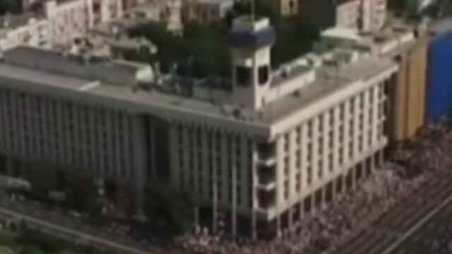 Президент України Володимир Зеленський нагородив Монатіка званням заслуженого артиста України.