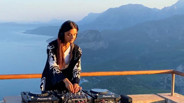 Piero Pirupa - Everybody`s Free(Alar & Korolova Remix)