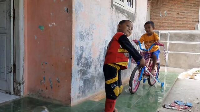 main gelembung sabun l azis and family