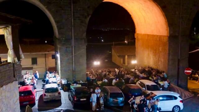 На вечеря в Арича/Кастели Романи