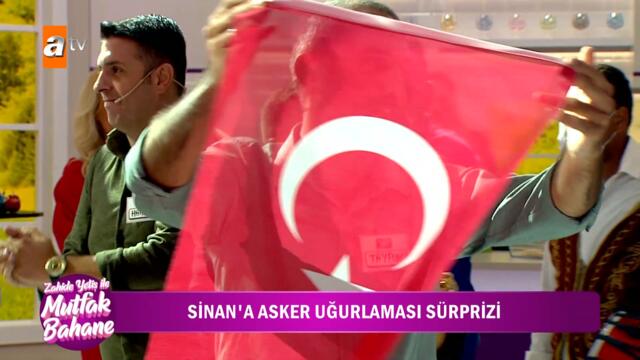 Sinan'a Stüdyoda asker düğünü yapıldı! - @Zahide Yetiş ile Mutfak Bahane 6 Eylül 2021