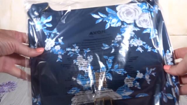Първа и втора поръчка в кампания 9/2021 Avon България. Малка поръчка с много подаръци.