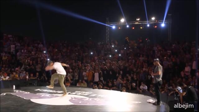 Men Whitout Hats - Safety Dance Remix - Robot Dance Vs. Break Dance