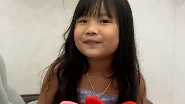 Rice plays pop it pink mickey mouse