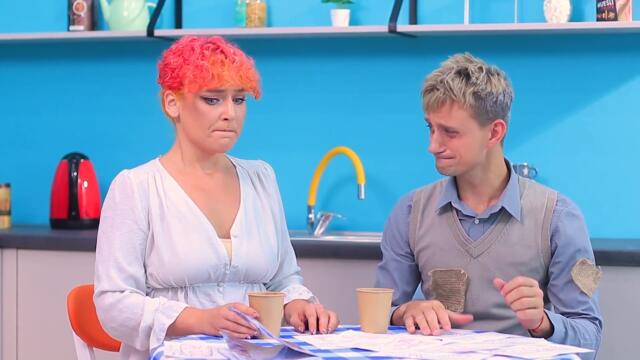 Ребенка миллиардера усыновила бедная семья!