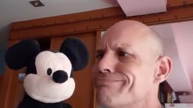 Marcial Layons Funny video, Soy Mickey Mouse.🐭🐭😅😅😅👍😎