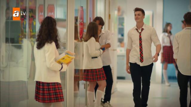 Kızıl vampir yeni sevgili mi yaptı?🙄 - Kardeşlerim 21. Bölüm