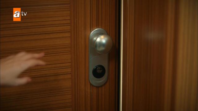 Akif, Suzan'a aldığı evi gösterirken Neboş'a yakalandı! - Kardeşlerim 21. Bölüm