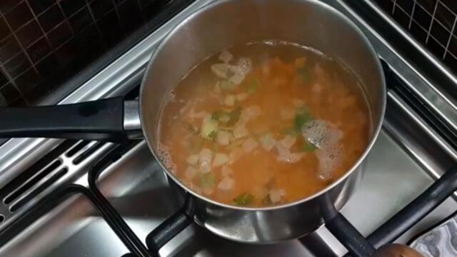 Червена леща с булгур