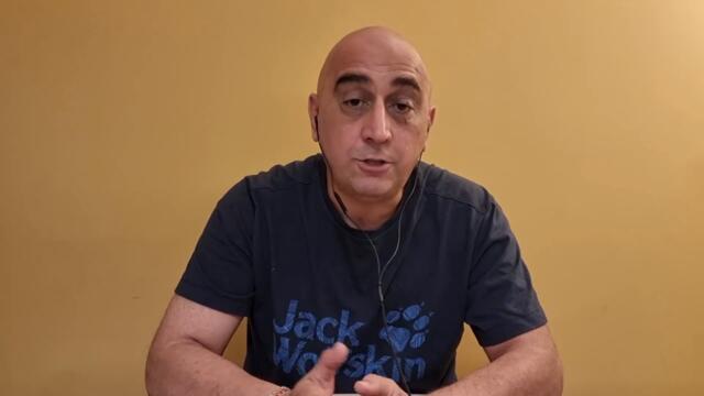 С Бутонките напред: Наивност по левскарски