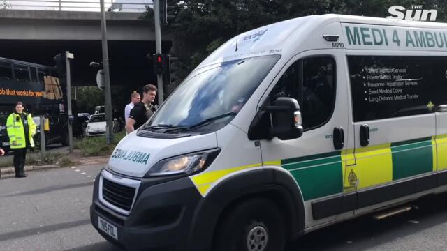 M25 traffic chaos as eco-warriors block motorway AGAIN after invading A20 junction