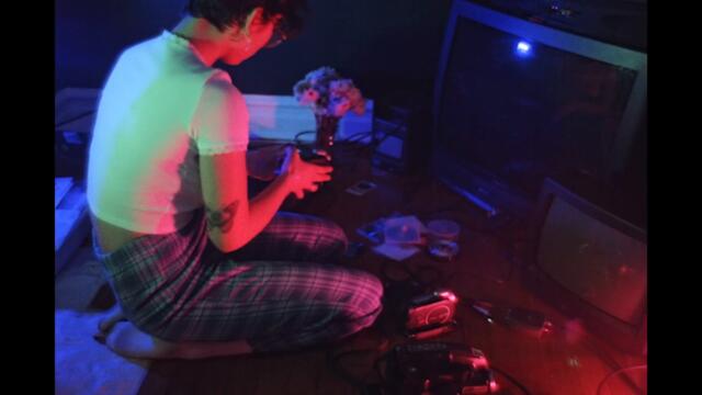 "Tiny Screens" by Summerhead (Official Music Video)
