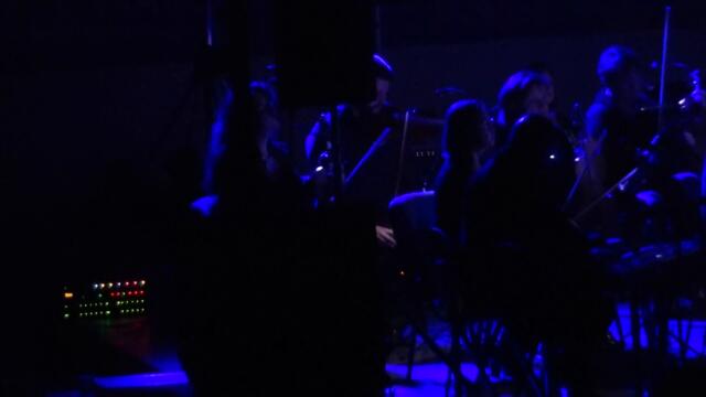 Хилда Казасян, "Спри, не си отивай"