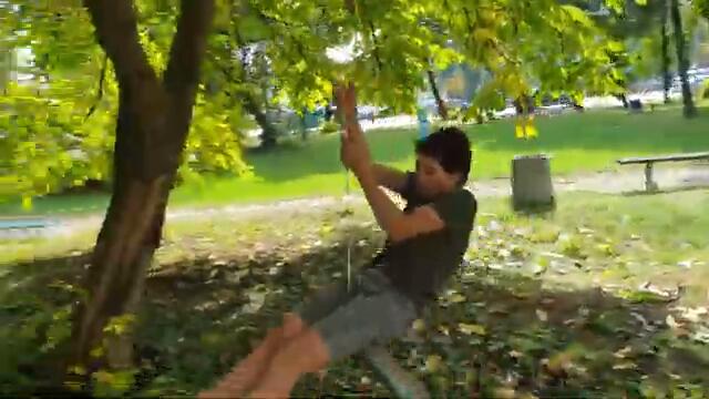 Люлката се скъса и Денис се преби много смях🤣🤣🤣 #4k