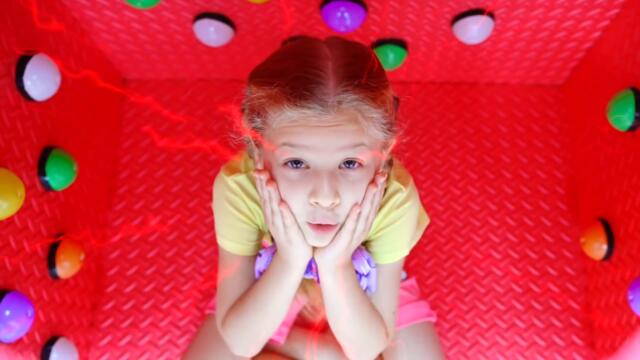 Roma  and Diana play 100 Mystery Buttons challenge and other funny videos for kids