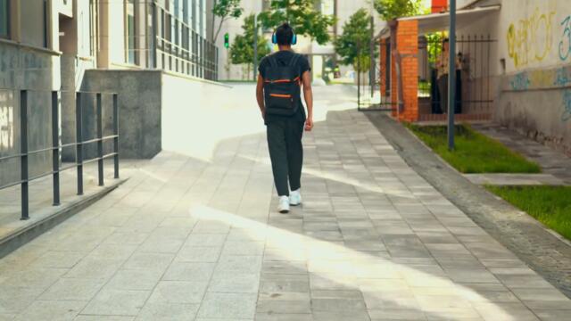 (GIVE IT TO YOU BY EARL ROSE MUSIC VIDEO) - VEVO EVER GLORIOUS LIVES - EARL ROSE