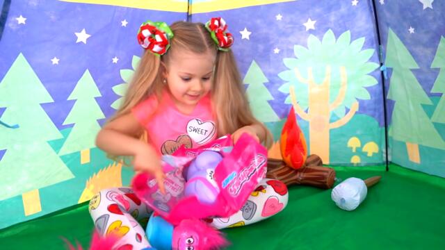 Roma and Diana  the monster under the bed  Halloween stories for kids.mp4