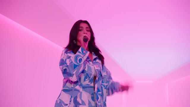 Dina - Easy Money (Live) | Vevo DSCVR