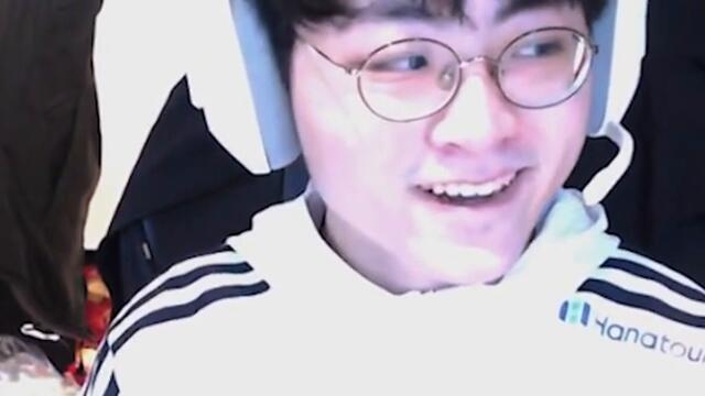 ShowMaker's PLEAD to EUW players "please don't flame me" #shorts