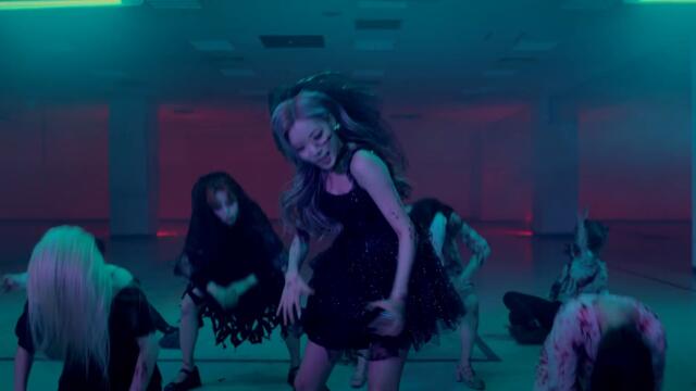 퍼플키스(PURPLE KISS) 'Zombie' Halloween Performance Video
