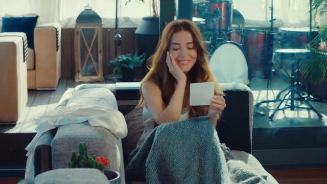 Küçük Sürprizlerle Şımartılan Ezgi - Bay Yanlış