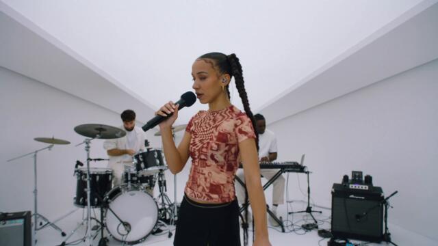 Pip Millett - Sad Girls (Live) | Vevo DSCVR Artists To Watch 2022