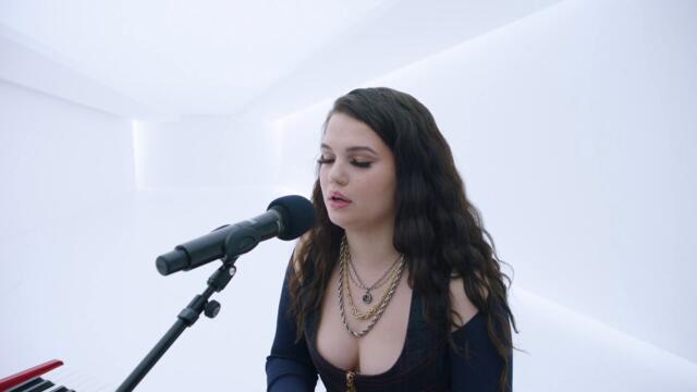 Lola Young - Pill or a Lullaby (DSCVR ATW | Vevo)