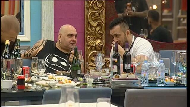 Фънки разказва виц за Динко смях