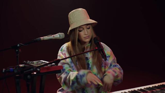 Belén Aguilera - Camuflo (Live Performance) | Vevo