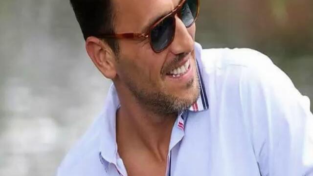 Νίκος Βέρτης - Ένα Τραγούδι Ν' Αγαπάς - една песен да обичаш