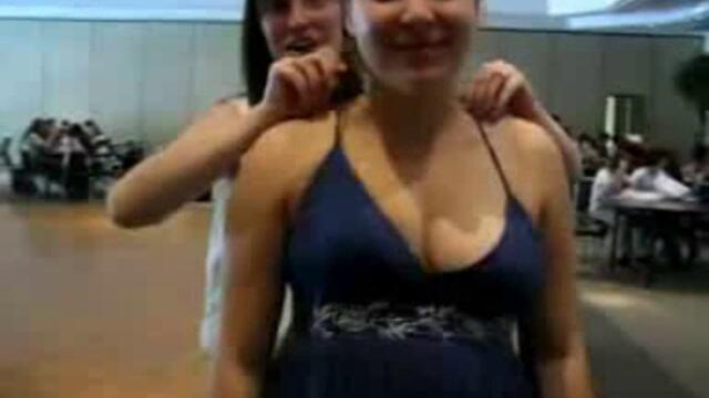 Танцът На Циците