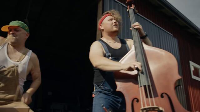 Born To Be Wild + Thunderstruck with Madventures (LIVE)