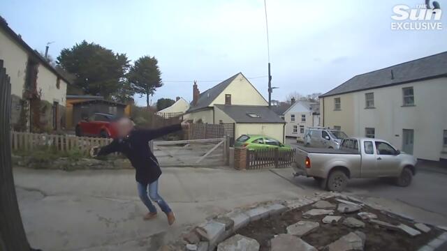 Man’s OTT scream after ‘faking’ being hit by car while driver blasts ‘con’