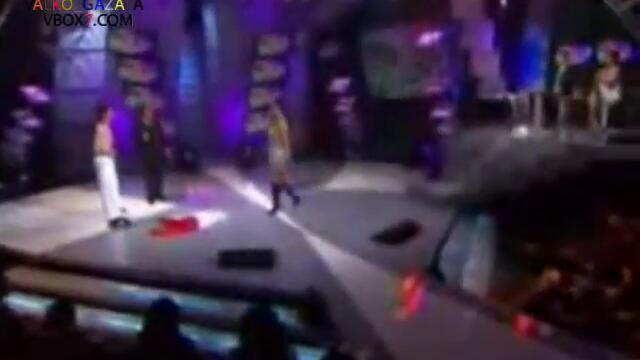 Гола изненада на сцената