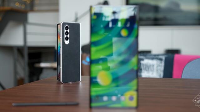 Samsung Galaxy S22 Ultra Review: WhyNotBoth.gif