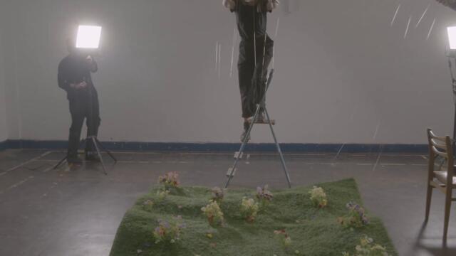 caroline - Good morning (red) (Official Video)