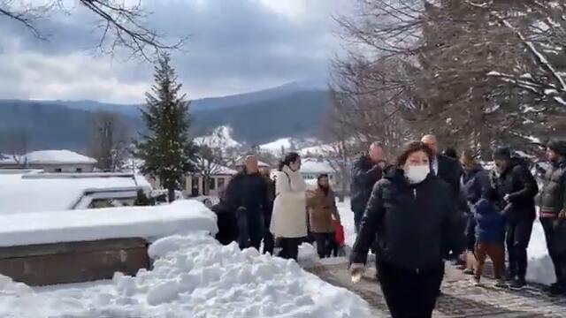 БОЙКО БОРИСОВ, ВСЕКИ ДА ГО ЧУЕ, КАК ОКРАДОХА ГАЗА И СКОРО АКО НЕ СИ ОТИДАТ, ЩЕ ФАЛИРАТ ДЪРЖАВАТА