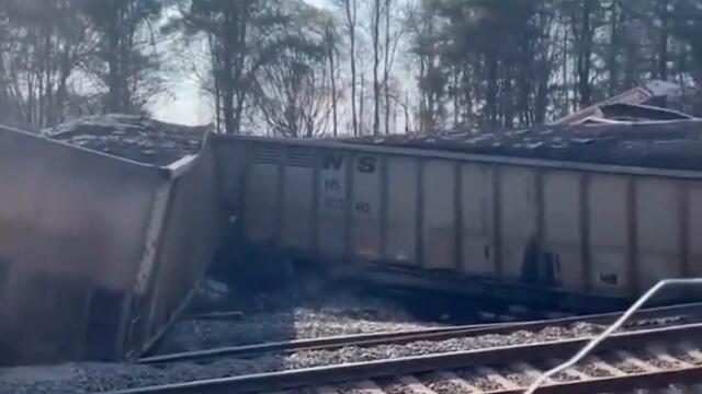 Raw videos/photos: Freight train derails near Aberdeen